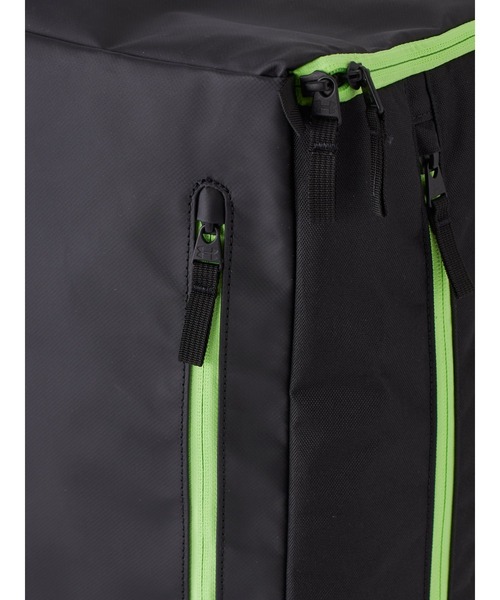 UNDER ARMOUR(アンダーアーマー)の「UAクール ターポリン バックパック3.0 27L(トレーニング/メンズ/レディース)(バックパック/リュック・レディース・ブラック×ライム/ブラック・ONESIZE)」の10枚目の写真