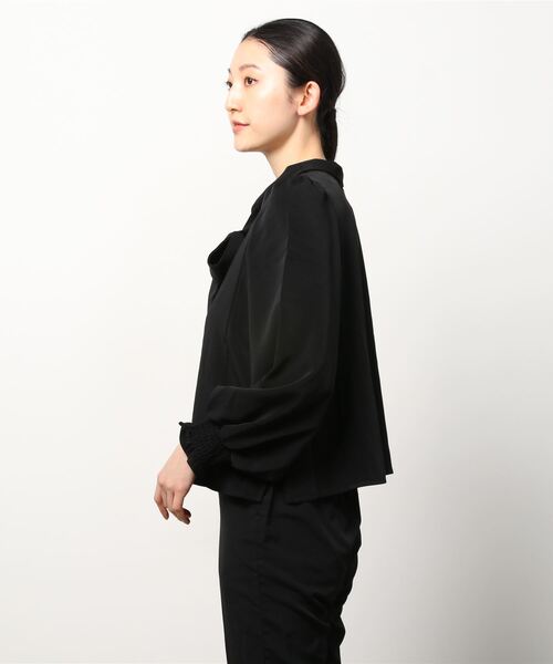 Brownie(ブラウニー)の「Brownie 前後2WAY ボウタイリボンブラウス(シャツ/ブラウス・レディース・グリーン/オレンジ/ブラック/オフホワイト・FREE)」の5枚目の写真