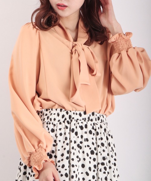 Brownie(ブラウニー)の「Brownie 前後2WAY ボウタイリボンブラウス(シャツ/ブラウス・レディース・グリーン/オレンジ/ブラック/オフホワイト・FREE)」の10枚目の写真