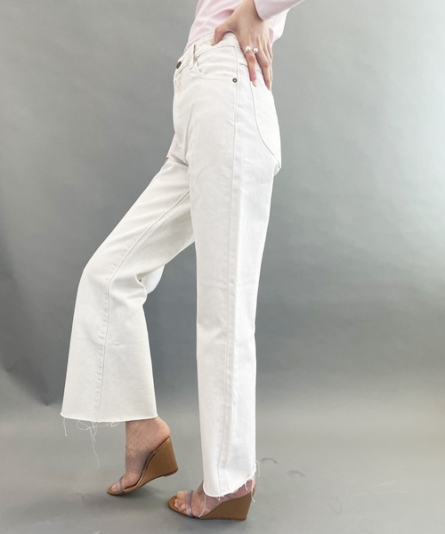 ROLLA'S（ローラス）の「【ROLLAS/ローラス】クロップフレアデニム（デニムパンツ・レディース・アイボリー・25/26/27）」の3枚目の写真