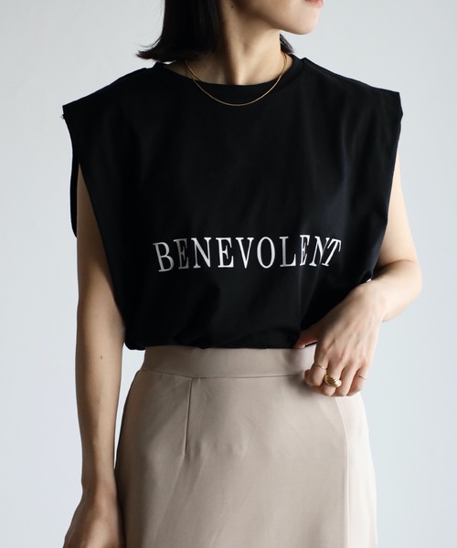 ap retro(アプレトロ)の「肩タックロゴプリントTEE(Tシャツ/カットソー・レディース・ブラック/オフホワイト/ブルー・FREE)」の3枚目の写真