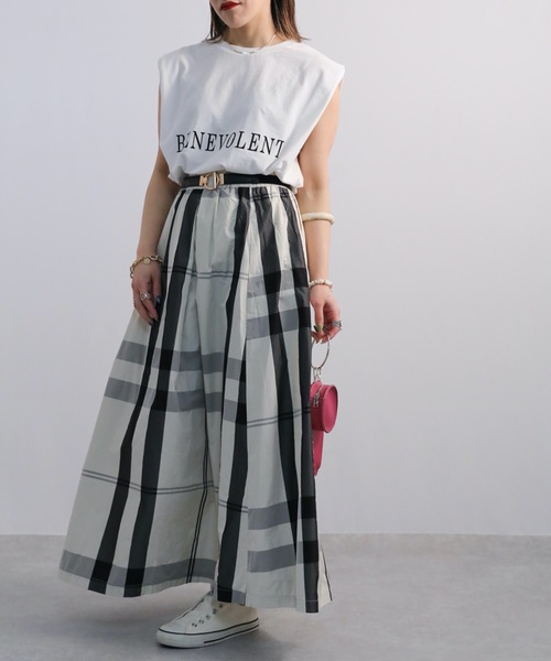 ap retro(アプレトロ)の「肩タックロゴプリントTEE(Tシャツ/カットソー・レディース・ブラック/オフホワイト/ブルー・FREE)」の11枚目の写真