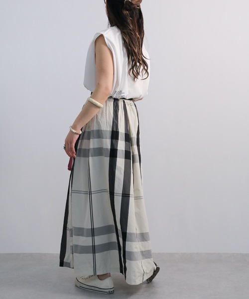 ap retro(アプレトロ)の「肩タックロゴプリントTEE(Tシャツ/カットソー・レディース・ブラック/オフホワイト/ブルー・FREE)」の12枚目の写真