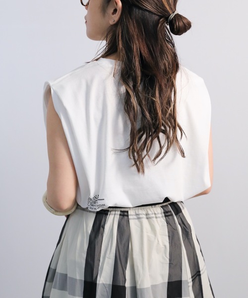 ap retro(アプレトロ)の「肩タックロゴプリントTEE(Tシャツ/カットソー・レディース・ブラック/オフホワイト/ブルー・FREE)」の8枚目の写真