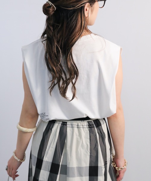 ap retro(アプレトロ)の「肩タックロゴプリントTEE(Tシャツ/カットソー・レディース・ブラック/オフホワイト/ブルー・FREE)」の9枚目の写真