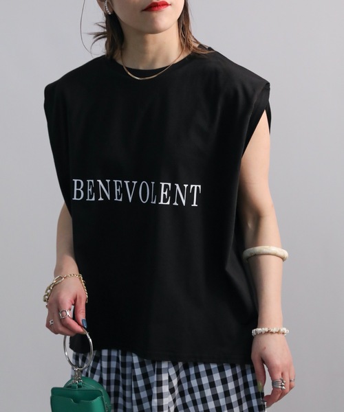 ap retro(アプレトロ)の「肩タックロゴプリントTEE(Tシャツ/カットソー・レディース・ブラック/オフホワイト/ブルー・FREE)」の14枚目の写真