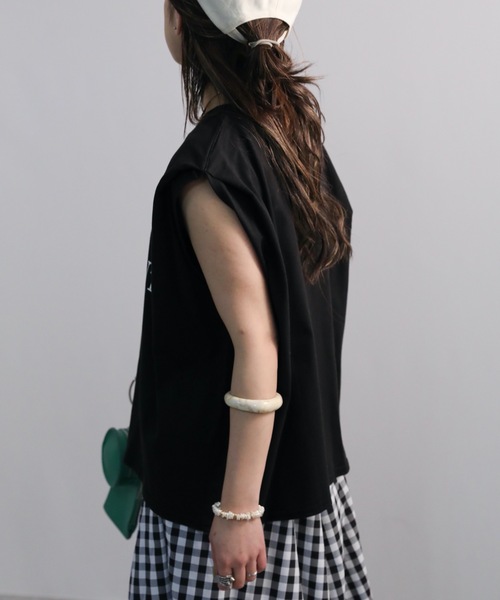 ap retro(アプレトロ)の「肩タックロゴプリントTEE(Tシャツ/カットソー・レディース・ブラック/オフホワイト/ブルー・FREE)」の17枚目の写真