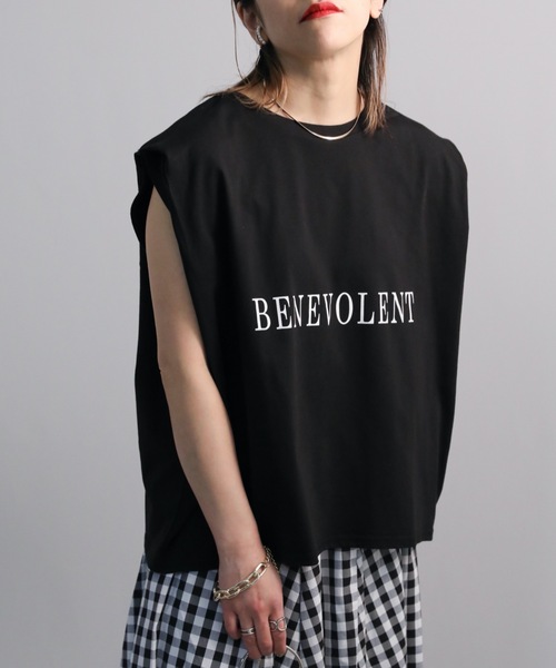 ap retro(アプレトロ)の「肩タックロゴプリントTEE(Tシャツ/カットソー・レディース・ブラック/オフホワイト/ブルー・FREE)」の16枚目の写真