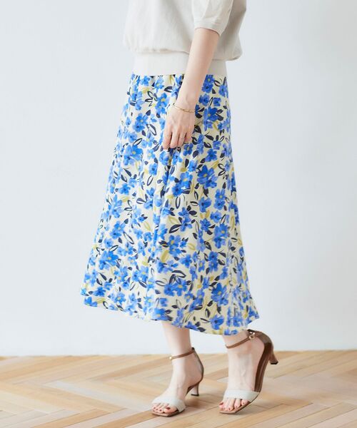 le.coeur blanc（ルクールブラン）の「カラフルフラワーフレアスカート（スカート・レディース・ブルー系その他4/ホワイト系その他2・38）」の5枚目の写真