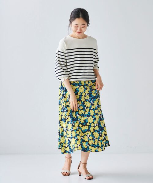 le.coeur blanc（ルクールブラン）の「カラフルフラワーフレアスカート（スカート・レディース・ブルー系その他4/ホワイト系その他2・38）」の12枚目の写真