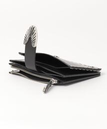 TOGA PULLA（トーガ プルラ）の「TOGA PULLA Leather wallet studs
