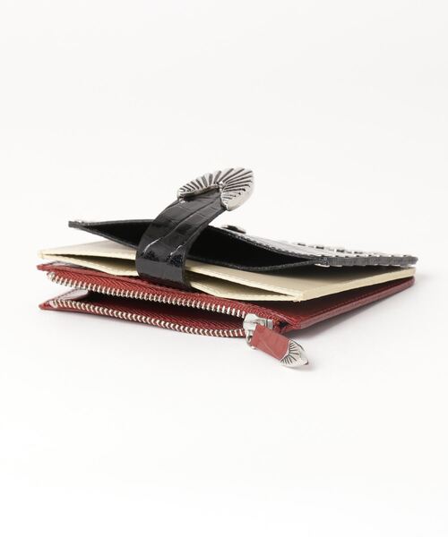 TOGA PULLA（トーガ プルラ）の「TOGA PULLA Leather wallet studs