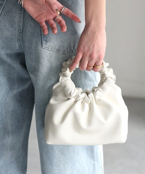 Riberry（リベリー）の「ギャザーリングハンドルミニバッグ（ショルダーバッグ・レディース・ホワイト/ブラック/グリーン/ベージュ・FREE）」の17枚目の写真