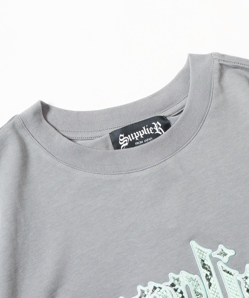 SUPPLIER(サプライヤー)の「SUPPLIER/サプライヤー PHYTHON IRON LOGO TEE ロゴTシャツ(Tシャツ/カットソー・メンズ・グレー/ホワイト/ライトブルー・M/L/XL)」の6枚目の写真