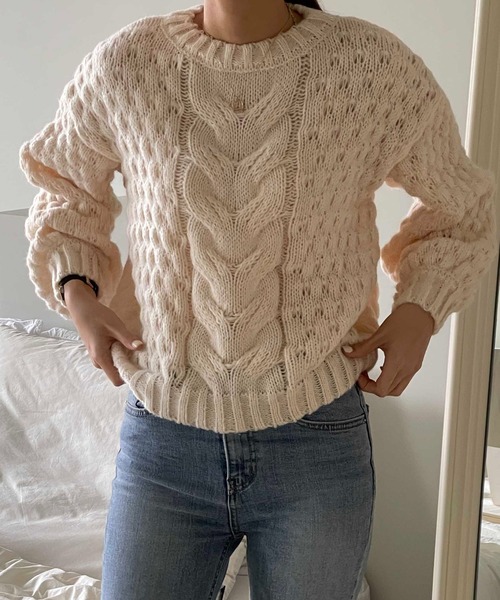 VitaFelice（ヴィータフェリーチェ）の「ショート丈ボリュームニット（ニット/セーター・レディース・アイボリー/ブラック/ブルー・FREE）」の7枚目の写真