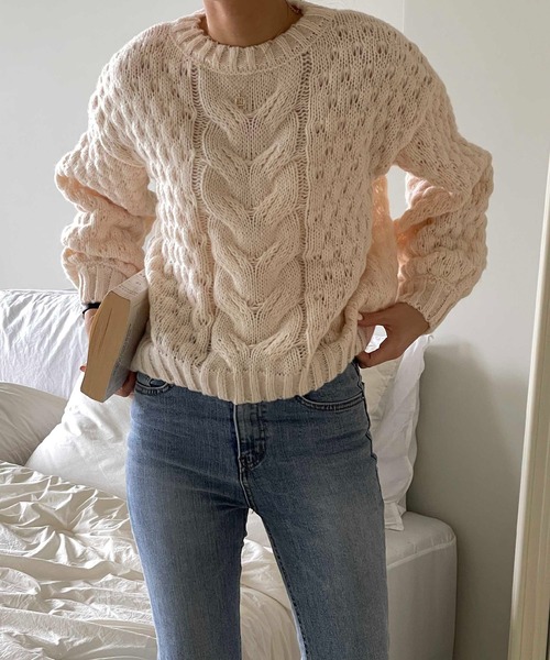 VitaFelice（ヴィータフェリーチェ）の「ショート丈ボリュームニット（ニット/セーター・レディース・アイボリー/ブラック/ブルー・FREE）」の8枚目の写真