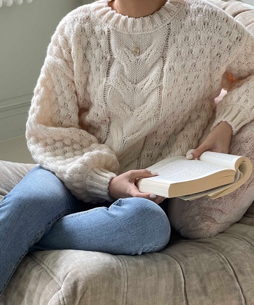 VitaFelice（ヴィータフェリーチェ）の「ショート丈ボリュームニット（ニット/セーター・レディース・アイボリー/ブラック/ブルー・FREE）」の10枚目の写真