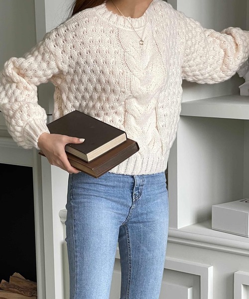 VitaFelice（ヴィータフェリーチェ）の「ショート丈ボリュームニット（ニット/セーター・レディース・アイボリー/ブラック/ブルー・FREE）」の19枚目の写真