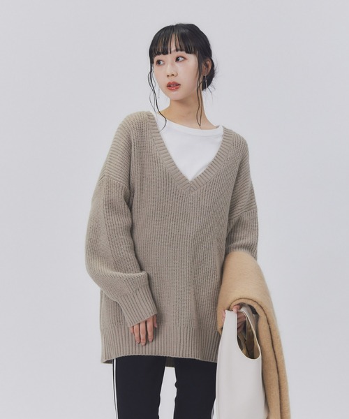 HONEYSUCKLE ROSE（ハニーサックルローズ）の「【HONEYSUCKLE ROSE】畦編みＶネックニット（ニット/セーター・レディース・ブラック/ブルー/ベージュ・L/M）」の2枚目の写真