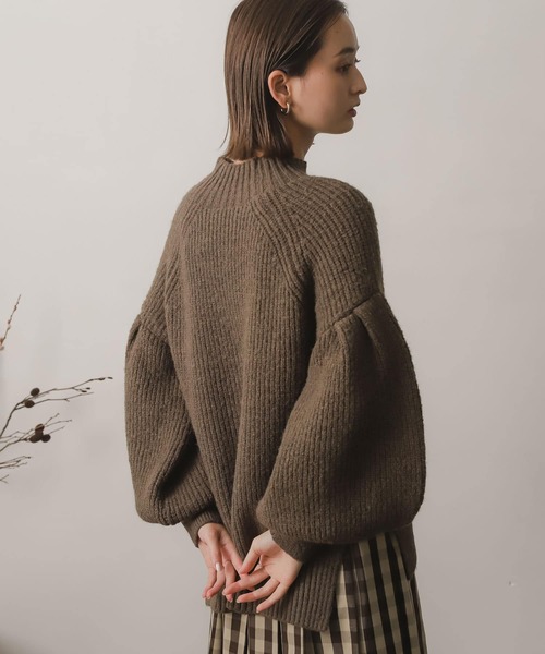 SENSE OF PLACE by URBAN RESEARCH(センスオブプレイスバイアーバンリサーチ)の「アルパカライクボリュームスリーブセーター(ニット/セーター・レディース・アイボリー/イエロー/ブラウン・ONE)」の12枚目の写真