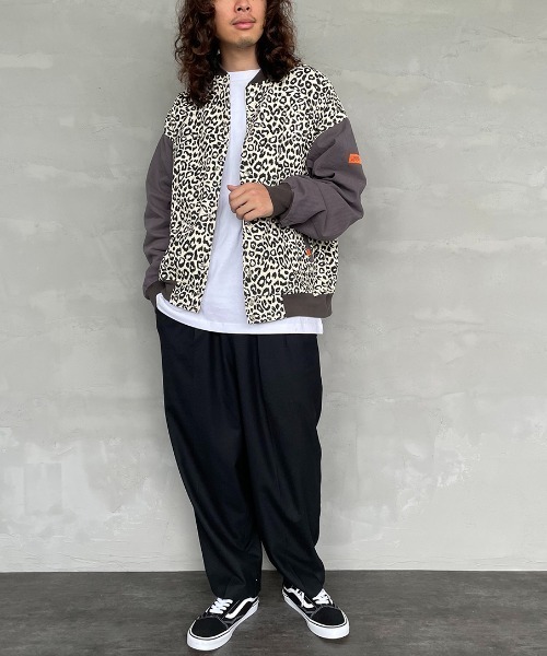 JEANS FACTORY （ジーンズファクトリー）の「【men's FUDGE 4月号掲載】[UNIVERSAL OVERALL/ユニバーサルオーバーオール] 別注 ビッグシルエットスタジャン（スタジャン・レディース・ブラック/インディゴブルー/レオパード・M/L）」の7枚目の写真