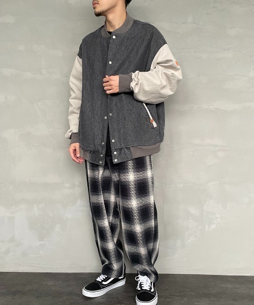 JEANS FACTORY （ジーンズファクトリー）の「【men's FUDGE 4月号掲載】[UNIVERSAL OVERALL/ユニバーサルオーバーオール] 別注 ビッグシルエットスタジャン（スタジャン・レディース・ブラック/インディゴブルー/レオパード・M/L）」の4枚目の写真
