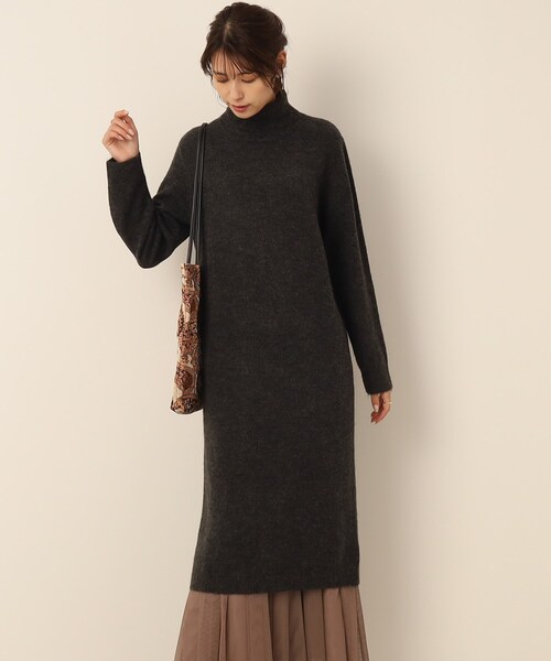 SHOO・LA・RUE（シューラルー）の「◆ふわふわニットロングワンピース（ワンピース・レディース・ライトグリーン/チャコールグレー/ホワイト系・02/04/03）」の19枚目の写真