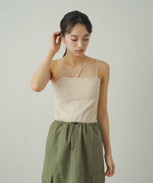 earthy(アーシー)の「【earthy_】オーガニックコットンカップ付き3ストラップキャミソール(キャミソール・レディース・オフホワイト/ブラック/グレー・M/S)」の1枚目の写真