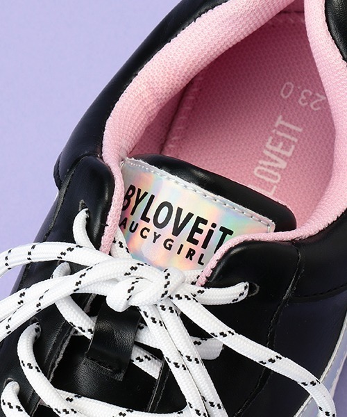 by LOVEiT(バイラビット)の「厚底フォログラムスニーカー(スニーカー・キッズ・オフホワイト/ブラック・24cm/21cm/22cm/23cm)」の10枚目の写真