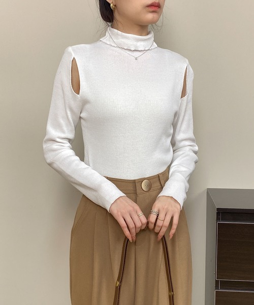 MAISON DE THERESE(メゾン ド テレーズ)の「ショルダーカットアウトカットソー(Tシャツ/カットソー・レディース・ホワイト/ブラウン/ブラック・M)」の4枚目の写真