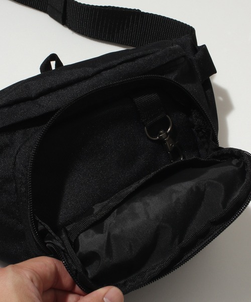 Carhartt（カーハート）の「【Carhartt カーハート】Waist Pack/ウエストパック/ボディバッグ（ボディバッグ/ウエストポーチ・メンズ・ブラック・FREE）」の3枚目の写真