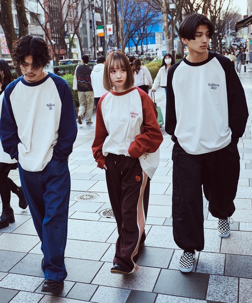 kutir（クティール）の「オーバーサイズ配色ラグランロンT（Tシャツ/カットソー・メンズ・ネイビー/レッド/ブラック・MEDIUM/LARGE）」の5枚目の写真