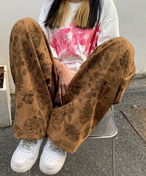 sevens(セブンズ)の「フラワー柄ワイドストリートパンツ(se)(その他パンツ・レディース・ブラック/ブラウン・FREE)」の1枚目の写真