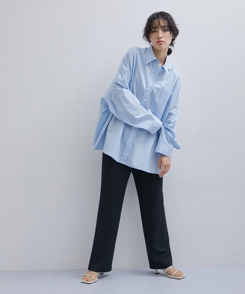 ADAM ET ROPE'（アダムエロペ）の「バックコクーンオーバーシャツ