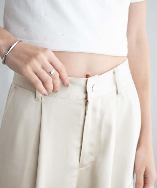 WEGO（ウィゴー）の「WEGO/サテンカーゴパンツ（カーゴパンツ・レディース・アイボリー・FREE）」の3枚目の写真