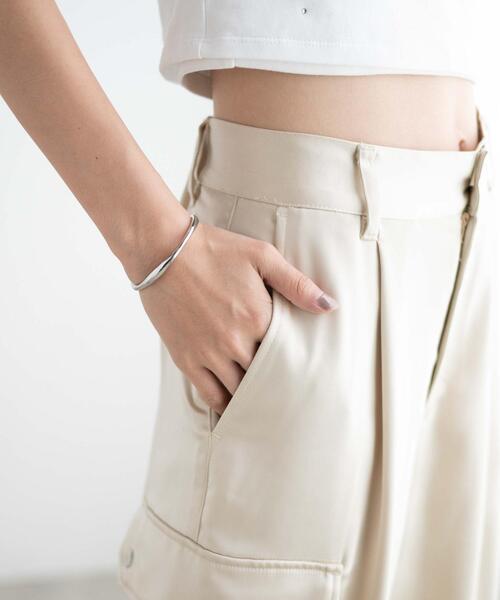 WEGO（ウィゴー）の「WEGO/サテンカーゴパンツ（カーゴパンツ・レディース・アイボリー・FREE）」の4枚目の写真