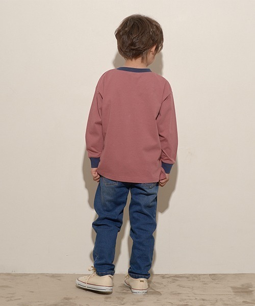 b・ROOM(ビールーム)の「【型崩れしないやわらかコットン】バイカラーポケットTシャツ(Tシャツ/カットソー・キッズ・アイボリー/グレイッシュベージュ/レッド/マスタード/チャコール・100cm/110cm/120cm/130cm/140cm/150cm)」の13枚目の写真