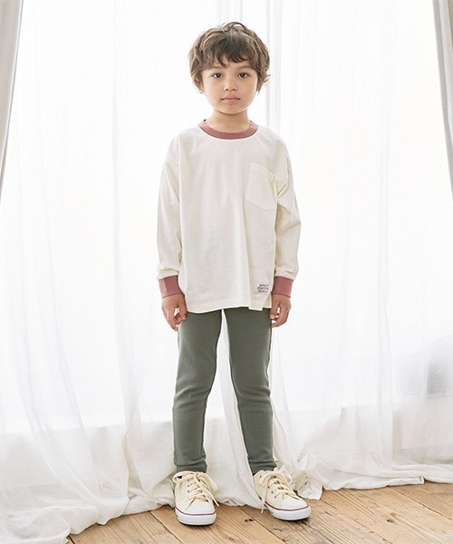 b・ROOM(ビールーム)の「【型崩れしないやわらかコットン】バイカラーポケットTシャツ(Tシャツ/カットソー・キッズ・アイボリー/グレイッシュベージュ/レッド/マスタード/チャコール・100cm/110cm/120cm/130cm/140cm/150cm)」の6枚目の写真