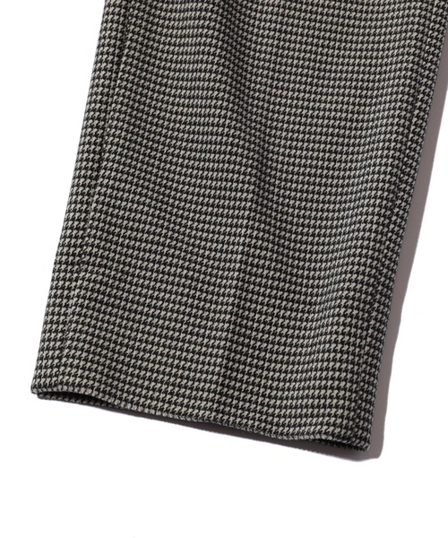 MEN'S BIGI（メンズビギ）の「トリコットコーデュロイ千鳥格子プリントスラックスパンツ＜セットアップ対応＞（スラックス・メンズ・ブラウン/グレー・02/03/01/04）」の6枚目の写真