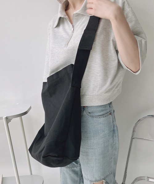 AS KNOW AS plus（アズノゥアズプラス）の「○キャンバスショルダーバッグ（ショルダーバッグ・レディース・アイボリー/ブラック/グリーン/グレー・FREE）」の6枚目の写真