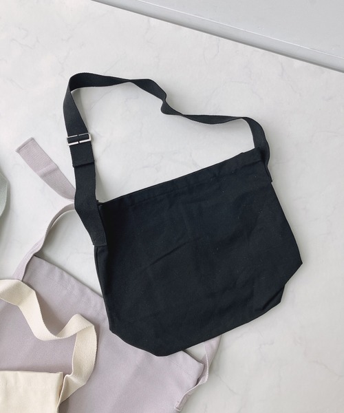 AS KNOW AS plus（アズノゥアズプラス）の「○キャンバスショルダーバッグ（ショルダーバッグ・レディース・アイボリー/ブラック/グリーン/グレー・FREE）」の13枚目の写真