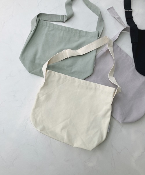 AS KNOW AS plus（アズノゥアズプラス）の「○キャンバスショルダーバッグ（ショルダーバッグ・レディース・アイボリー/ブラック/グリーン/グレー・FREE）」の15枚目の写真