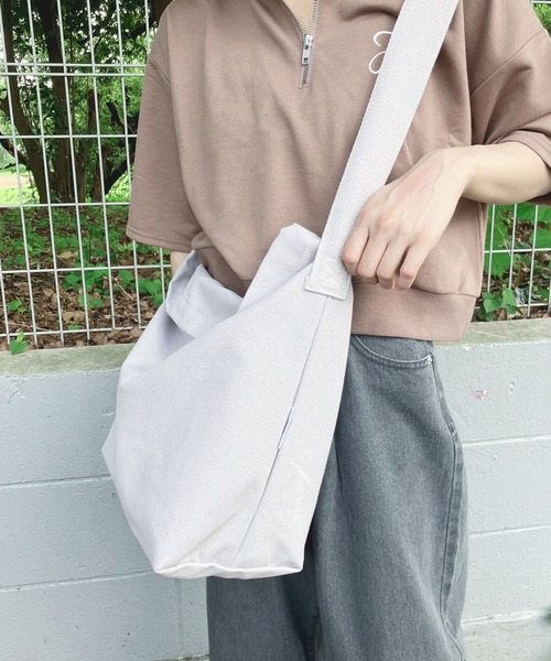 AS KNOW AS plus（アズノゥアズプラス）の「○キャンバスショルダーバッグ（ショルダーバッグ・レディース・アイボリー/ブラック/グリーン/グレー・FREE）」の18枚目の写真