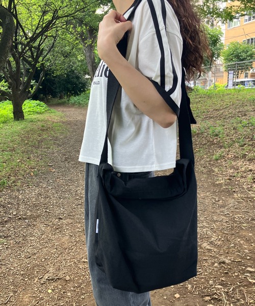 AS KNOW AS plus（アズノゥアズプラス）の「○キャンバスショルダーバッグ（ショルダーバッグ・レディース・アイボリー/ブラック/グリーン/グレー・FREE）」の19枚目の写真