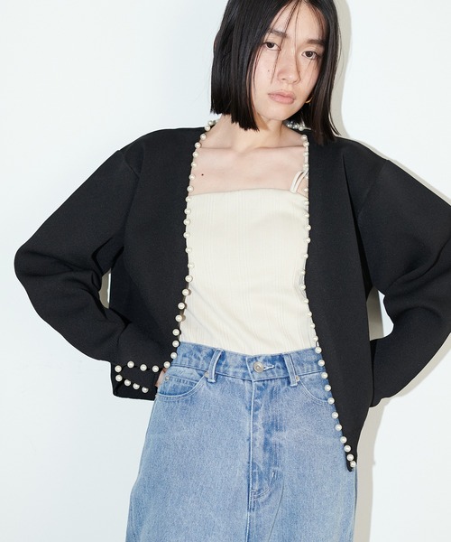 LARUTA(ラルータ)の「【LARUTA】BIGパールトリムポリニットカーディガン(カーディガン/ボレロ・レディース・ベージュ/ネイビー/オフホワイト/ブラック・FREE)」の10枚目の写真