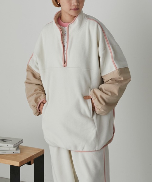 forksy.（フォルクシー）の「【forksy.】ナイロン切り替えフリースラインパイピングプルオーバー（スウェット・レディース・ブルー/アイボリー/チャコール・FREE）」の6枚目の写真