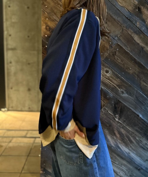 mi via loca(ミヴィアロカ)の「Vintageライクライン ハイネックトラックジャケット(ジャージ・レディース・ネイビー/ブラウン/ブラック/ベージュ・FREE)」の7枚目の写真