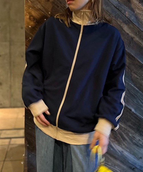 mi via loca(ミヴィアロカ)の「Vintageライクライン ハイネックトラックジャケット(ジャージ・レディース・ネイビー/ブラウン/ブラック/ベージュ・FREE)」の17枚目の写真