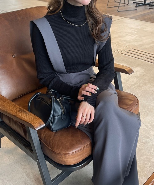 Ambre Ciel(アンブルシエル)の「タートルネックリブニット/WEB/EC限定商品(ニット/セーター・レディース・グリーン/グレー/オレンジ系その他/ブラック/アイボリー・FREE)」の2枚目の写真