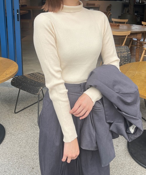 Ambre Ciel(アンブルシエル)の「タートルネックリブニット/WEB/EC限定商品(ニット/セーター・レディース・グリーン/グレー/オレンジ系その他/ブラック/アイボリー・FREE)」の6枚目の写真